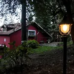 La Capanna Rossa Bed & Breakfast *