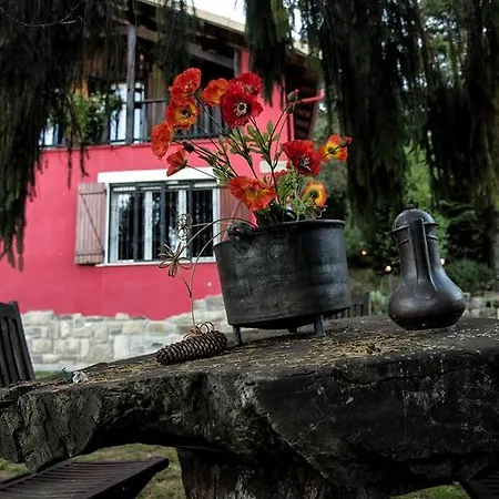 La Capanna Rossa Alojamento de Acomodação e Pequeno-almoço San Romolo