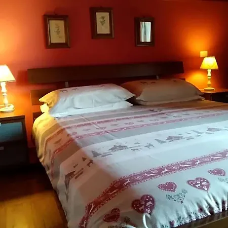 La Capanna Rossa Bed & Breakfast *
