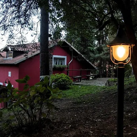 La Capanna Rossa Bed & Breakfast *