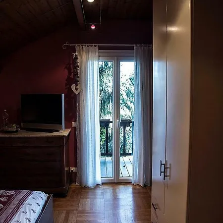 La Capanna Rossa לינה וארוחת בוקר *